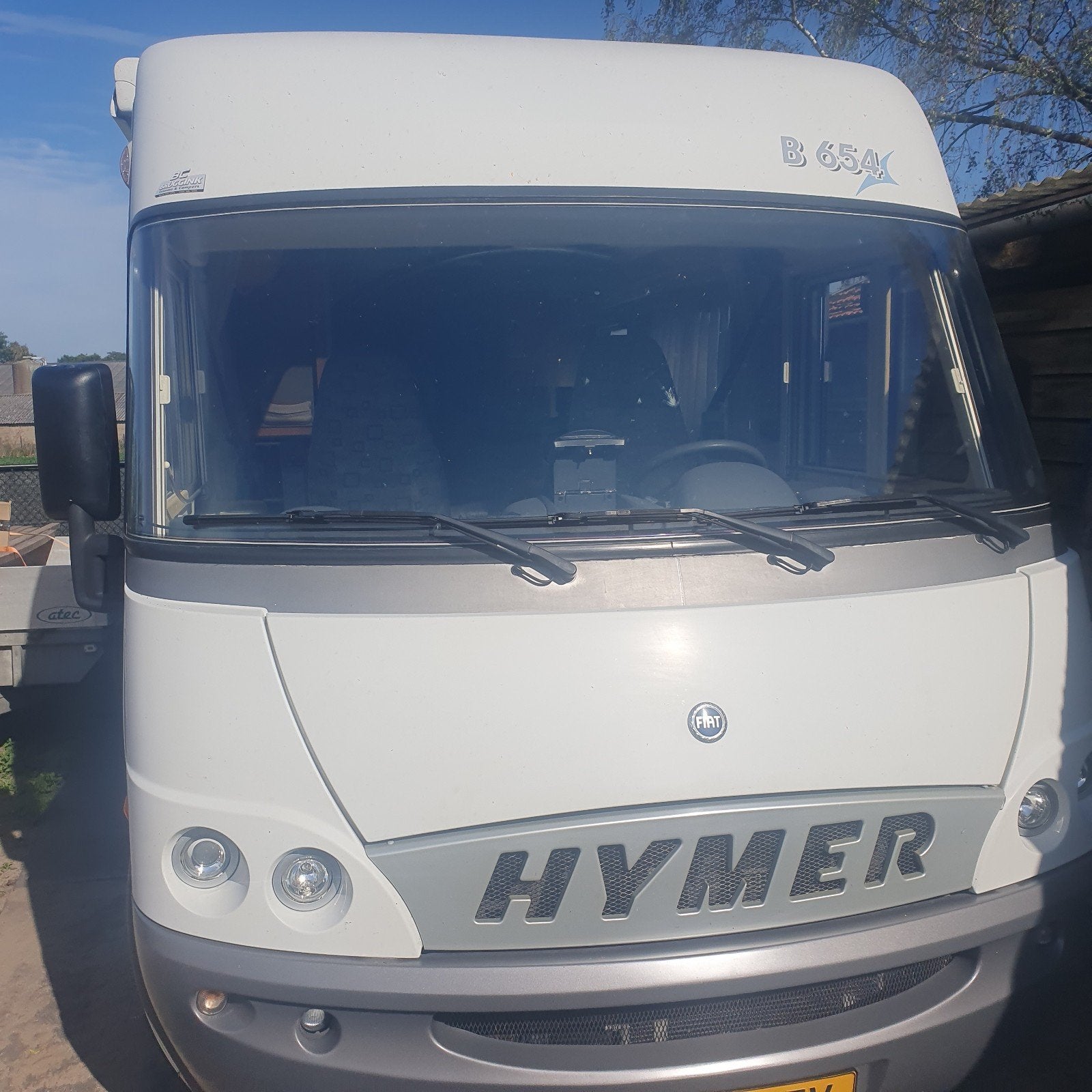 Zeer nette Hymer B654 uit 2004 met vele opties, Integraal, ESP-stabiliteitscontrole, Raamblindering, Fiat