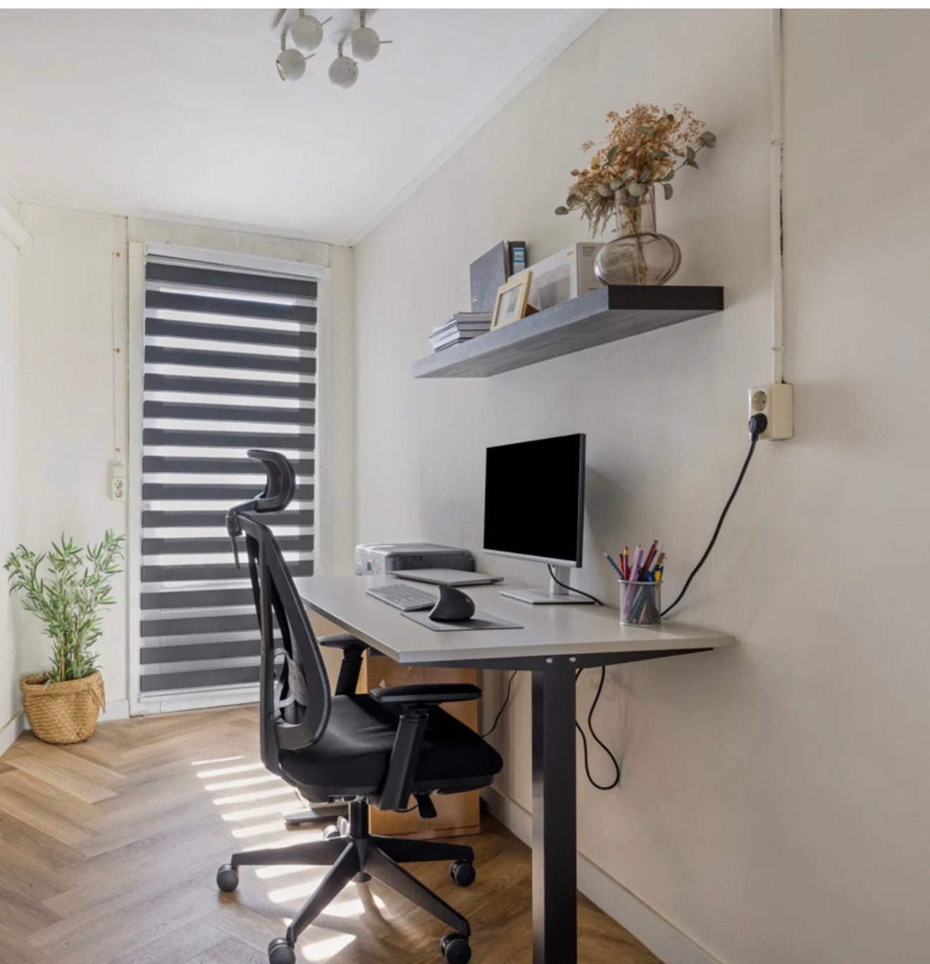 Bureau + bureaustoel, Ophalen, Zo goed als nieuw