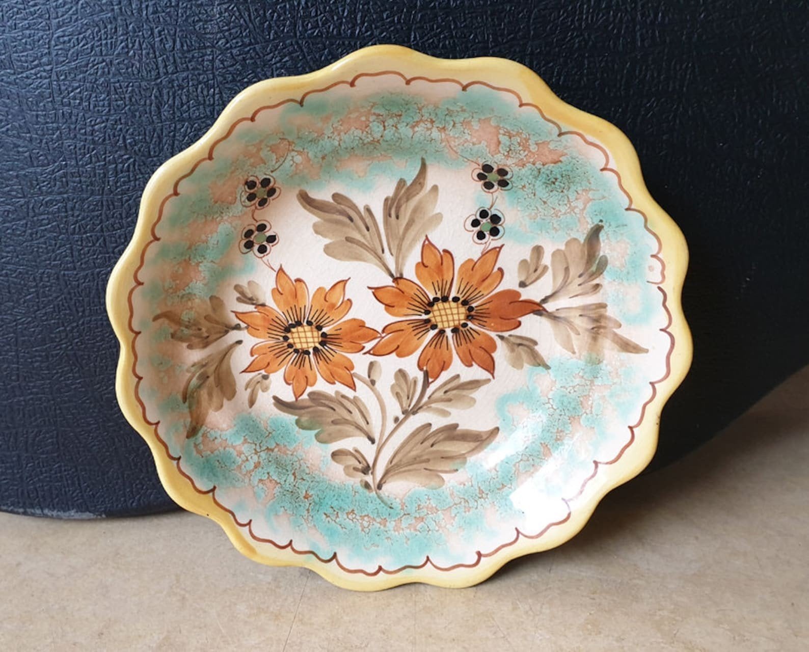 Vintage Aster Keramiek Schaal - Handgeschilderd Bloemmotief, Antiek en Kunst, Ophalen