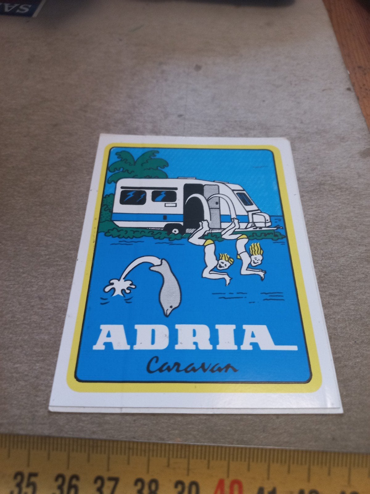 Adria Caravan Sticker  Vintage Camper, Verzamelen, Stickers, Ophalen of Verzenden, Gebruikt