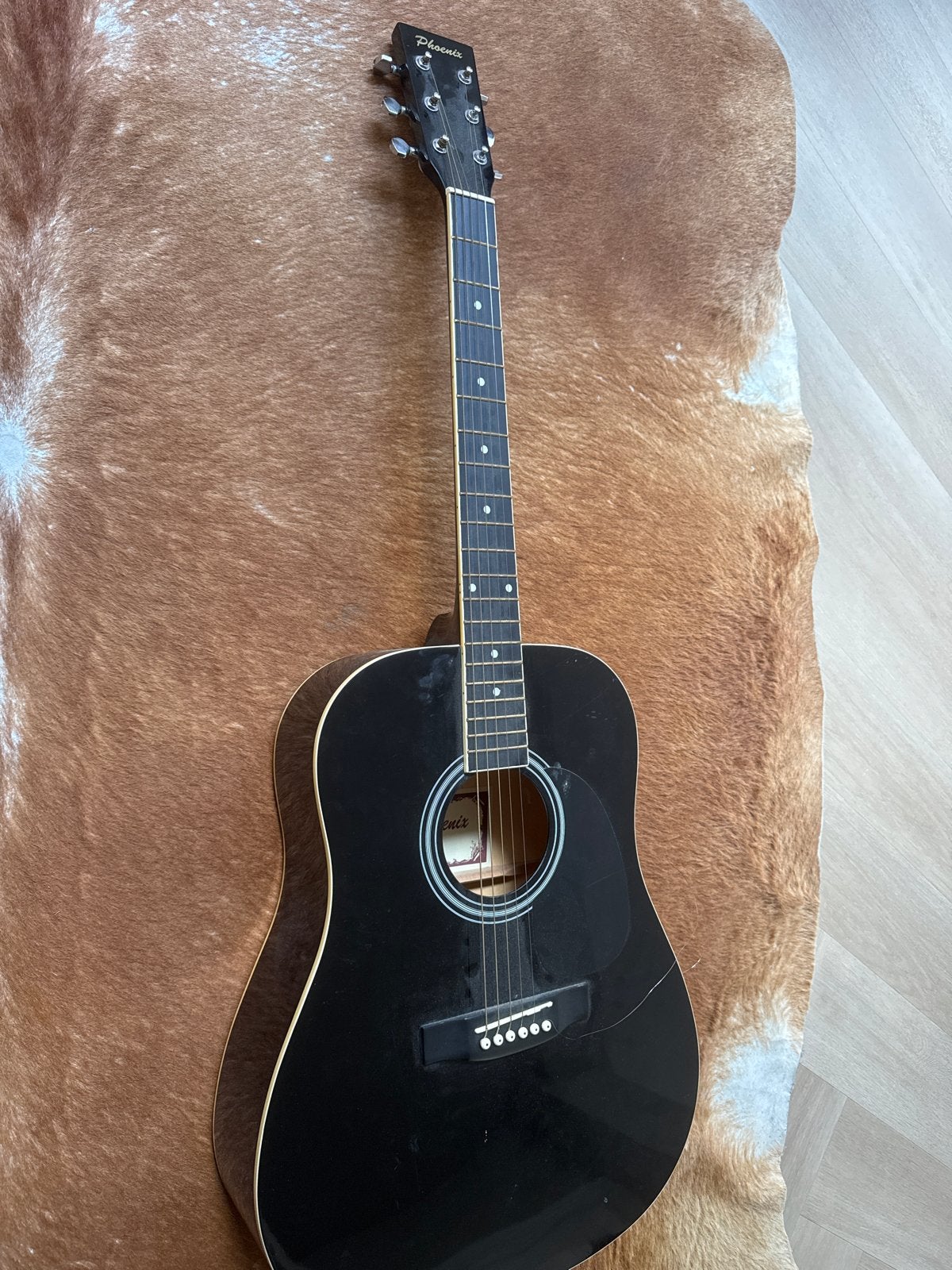 Zwarte Phoenix gitaar met gewatteerde draagtas, Muziek en Instrumenten, Ophalen of Verzenden, Gebruikt, Western- of Steelstringgitaar