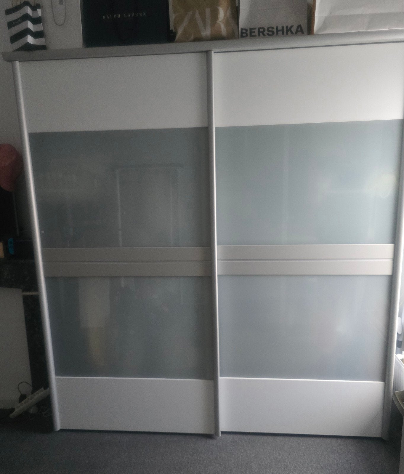 Kledingkast met schuifdeuren en melkglas, Huis en Inrichting, Ophalen, Met deur(en), Gebruikt, 150 tot 200 cm