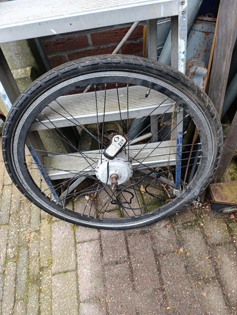 Voorwiel met elektro motor., Ophalen, Motor