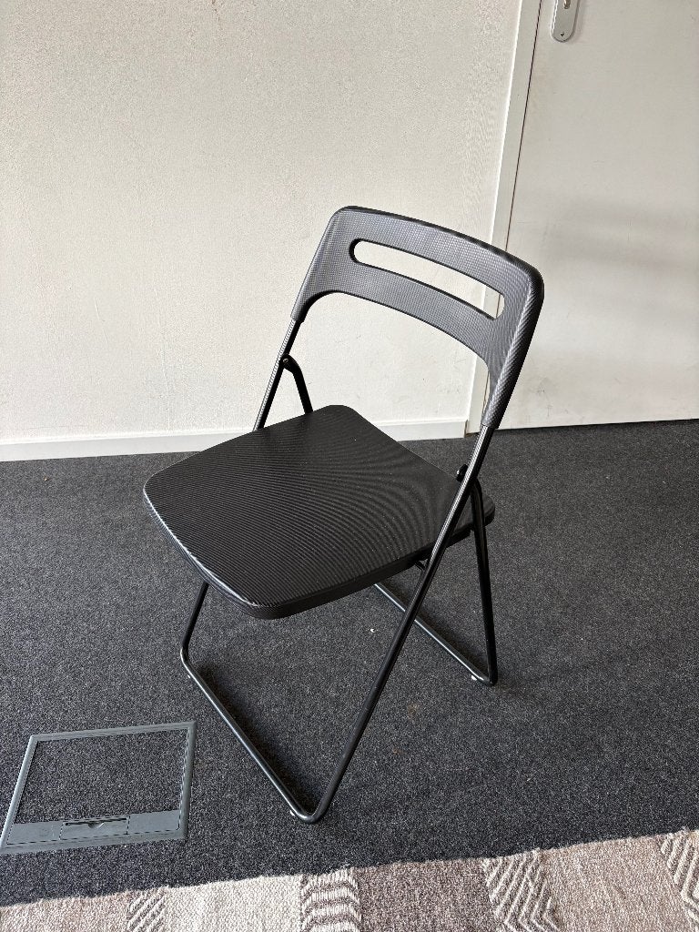 Ikea NISSE foldable chair, Huis en Inrichting, Stoelen, Ophalen, Zo goed als nieuw, Zwart, Eén