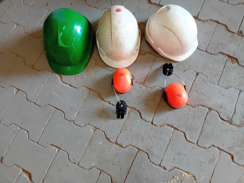 Helmen fiets banden en trappers, Diversen, Ophalen of Verzenden, Gebruikt
