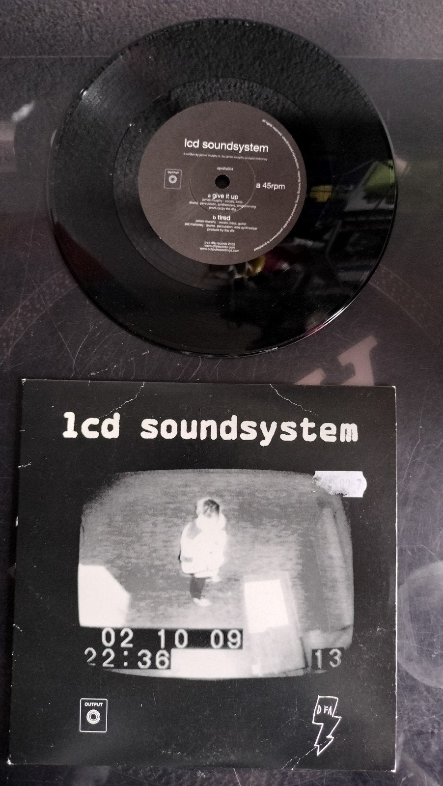LCD Soundsystem - Give It Up b/w Tired 7 inch vinyl, Gebruikt, 7 inch, Ophalen of Verzenden, Pop