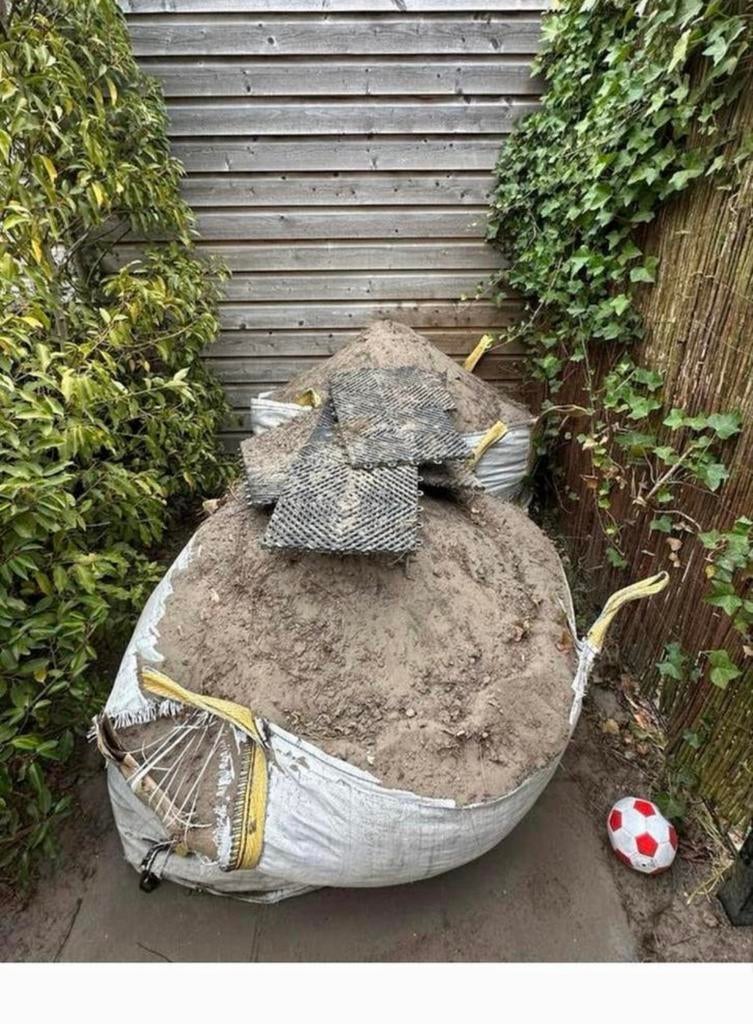 garden soil, Ophalen, Zo goed als nieuw