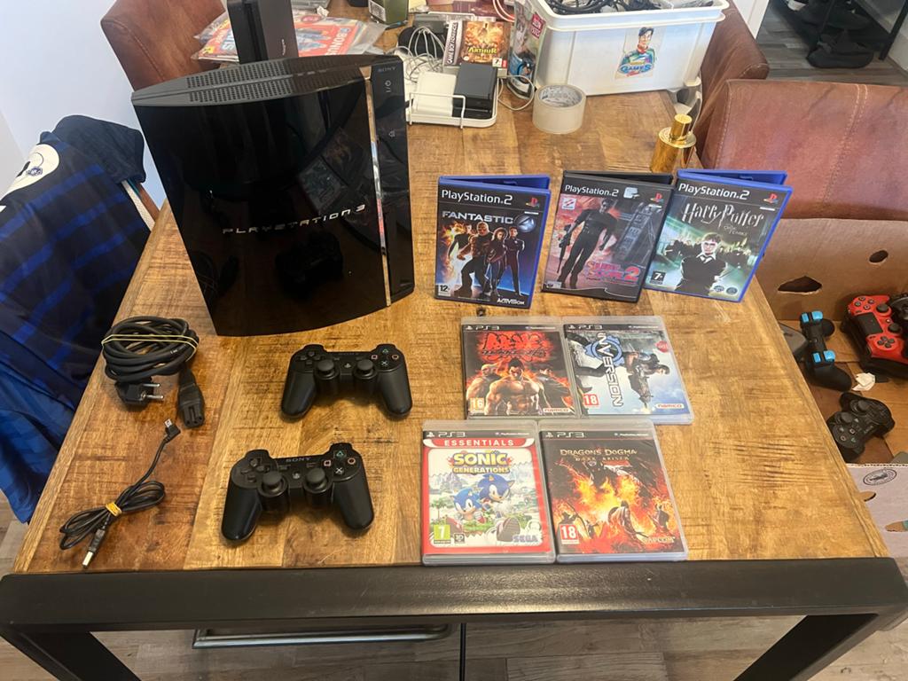 PlayStation 3 Phat (Backwards Compatible) + Games, Spelcomputers en Games, Spelcomputers | Sony PlayStation 3, Phat, Met 2 controllers