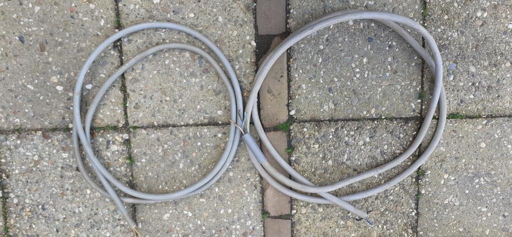 5 en 4 aderig YMvK buitenkabel-2 stuks (2.60m en 2.90m), Ophalen of Verzenden, Zo goed als nieuw, Kabel of Snoer