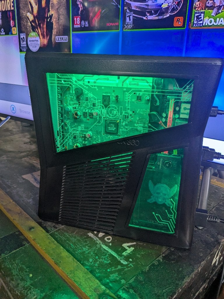 Custom Xbox 360 Slim, Ophalen of Verzenden, Zo goed als nieuw, Zonder controller, 250 GB