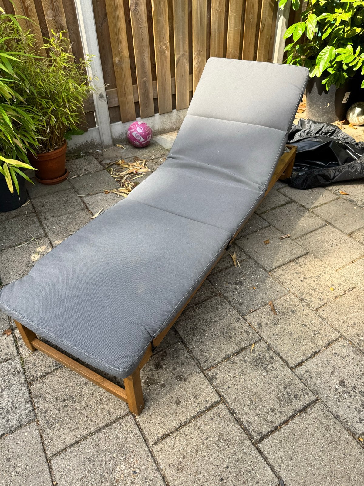 IKEA Ligbed Nämmarö met hoes, Tuin en Terras, Ophalen of Verzenden, Gebruikt, Hout, Verrijdbaar