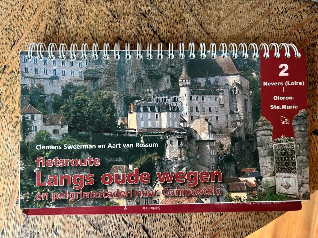 Fietsroute Langs Oude Wegen 2 Nevers-Oloron Ste Marie, Fiets- of Wandelgids, Europa, Ophalen of Verzenden, Gelezen