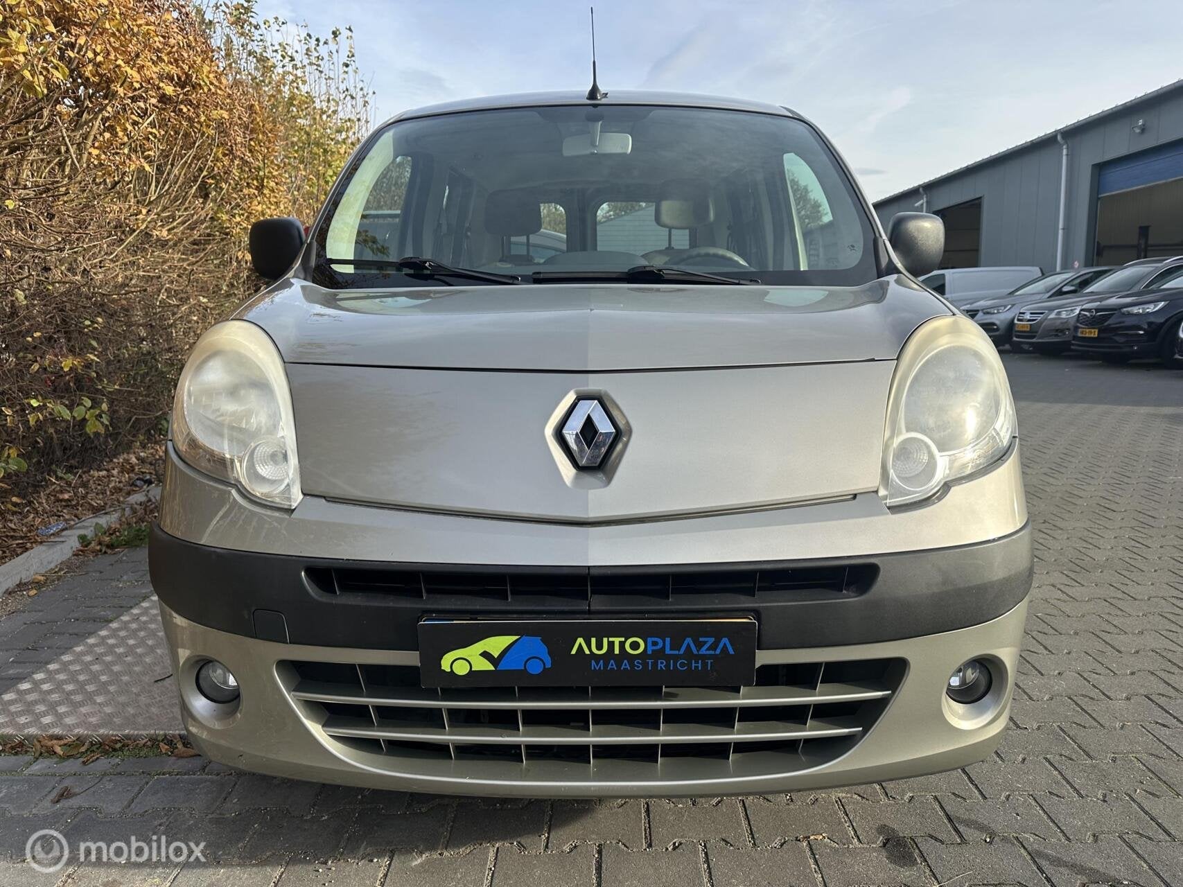 Renault Kangoo Family 1.6-16V / Automaat / netjes !, Auto's, Gebruikt, 4 cilinders, Bedrijf, 1405 kg