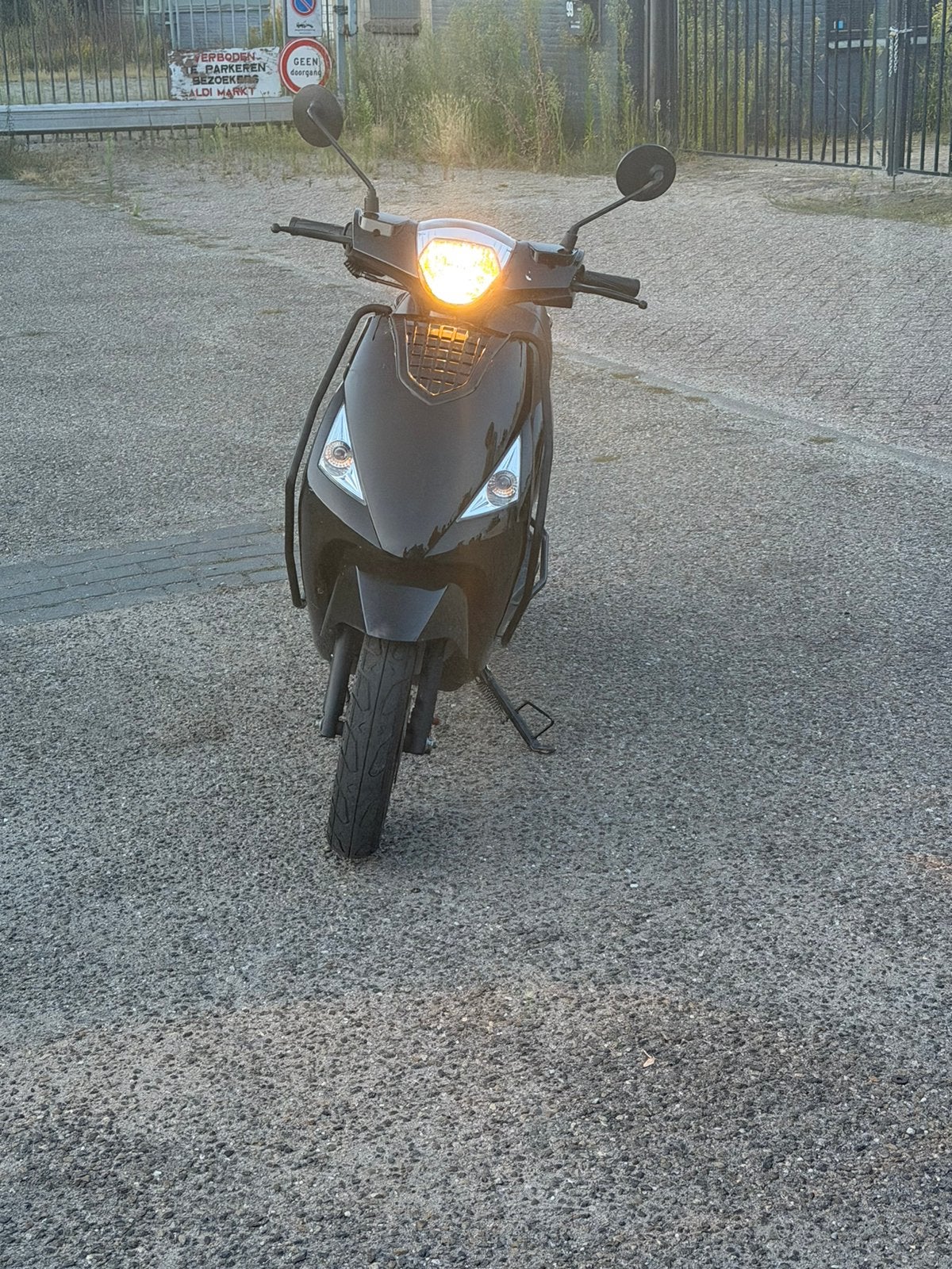 Scooter, Ophalen of Verzenden, Zo goed als nieuw, Benzine, Overige modellen