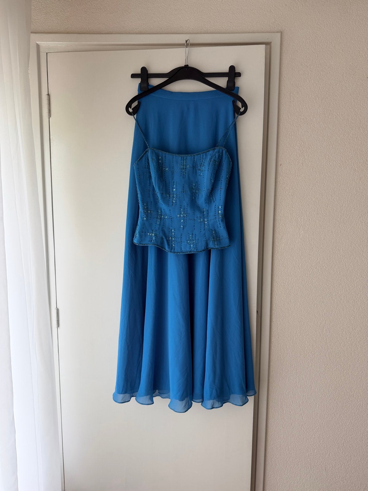 Turquoise Galajurk met Kralen Top en Lange Rok, Blauw, Ophalen of Verzenden, Zo goed als nieuw, Maat 36 (S)