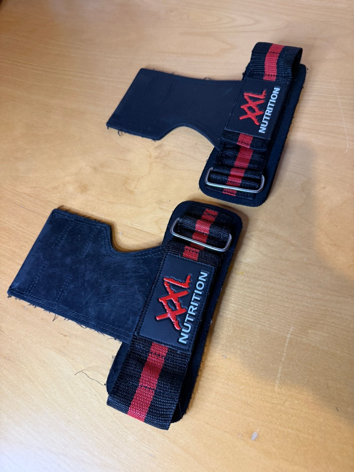 Gym pakket: XXL Nutrition lifting riem  + Velites grips, Sport en Fitness, Ophalen, Zo goed als nieuw, Overige typen