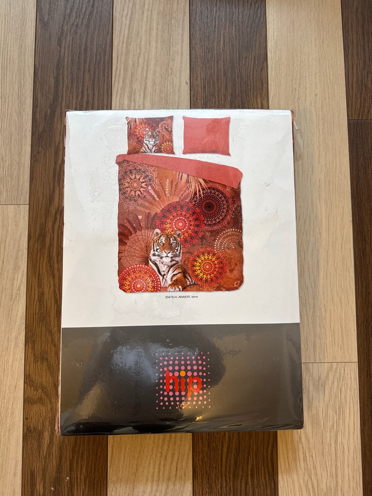 HIP Dekbedovertrek 'Anakin' Tijger Rood/Oranje 200x200, Overige merken, Dekbedovertrek, Nieuw, Ophalen of Verzenden