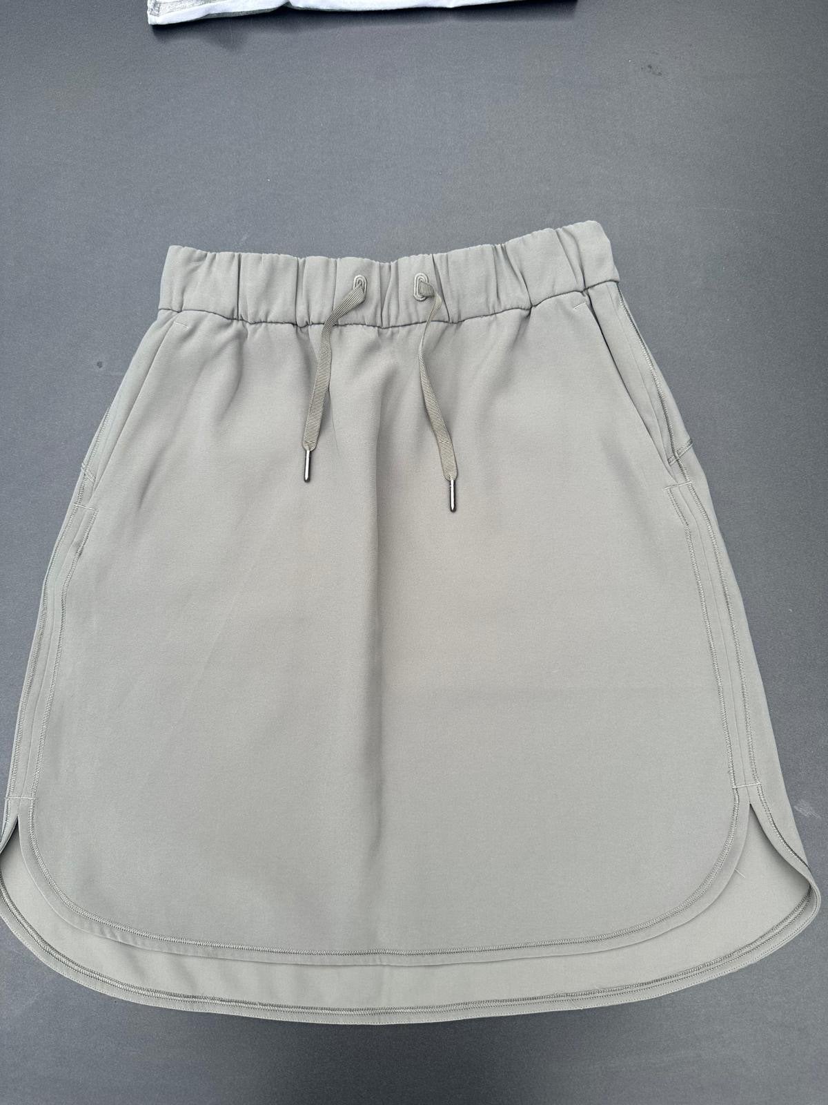 Nieuw Lululemon rokje maat M, Kleding | Dames, Maat 38/40 (M), Ophalen of Verzenden, Zo goed als nieuw, Grijs