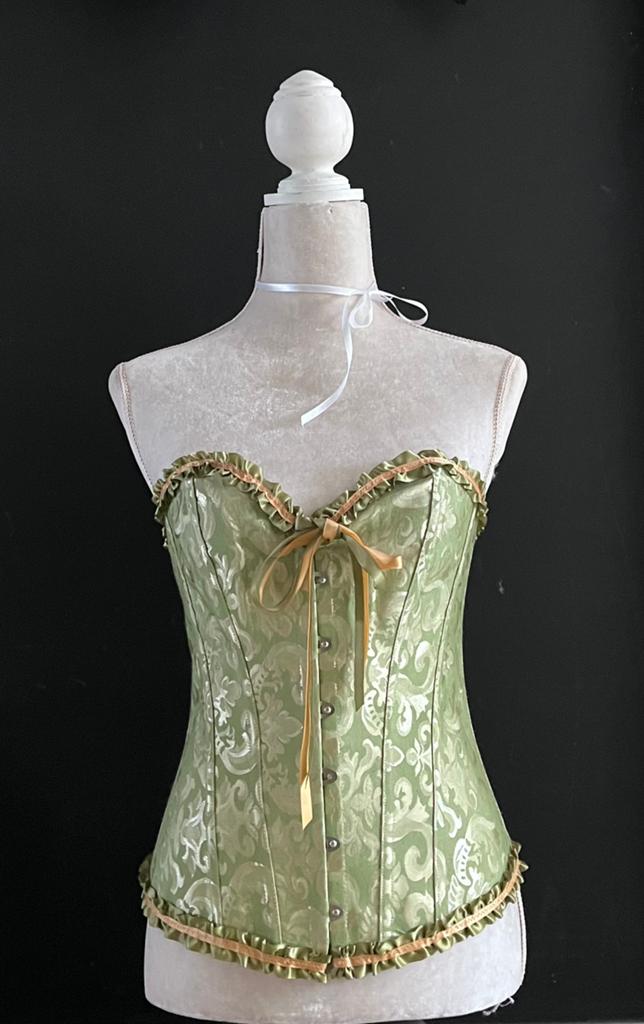 Paspop met veter corset, Ophalen