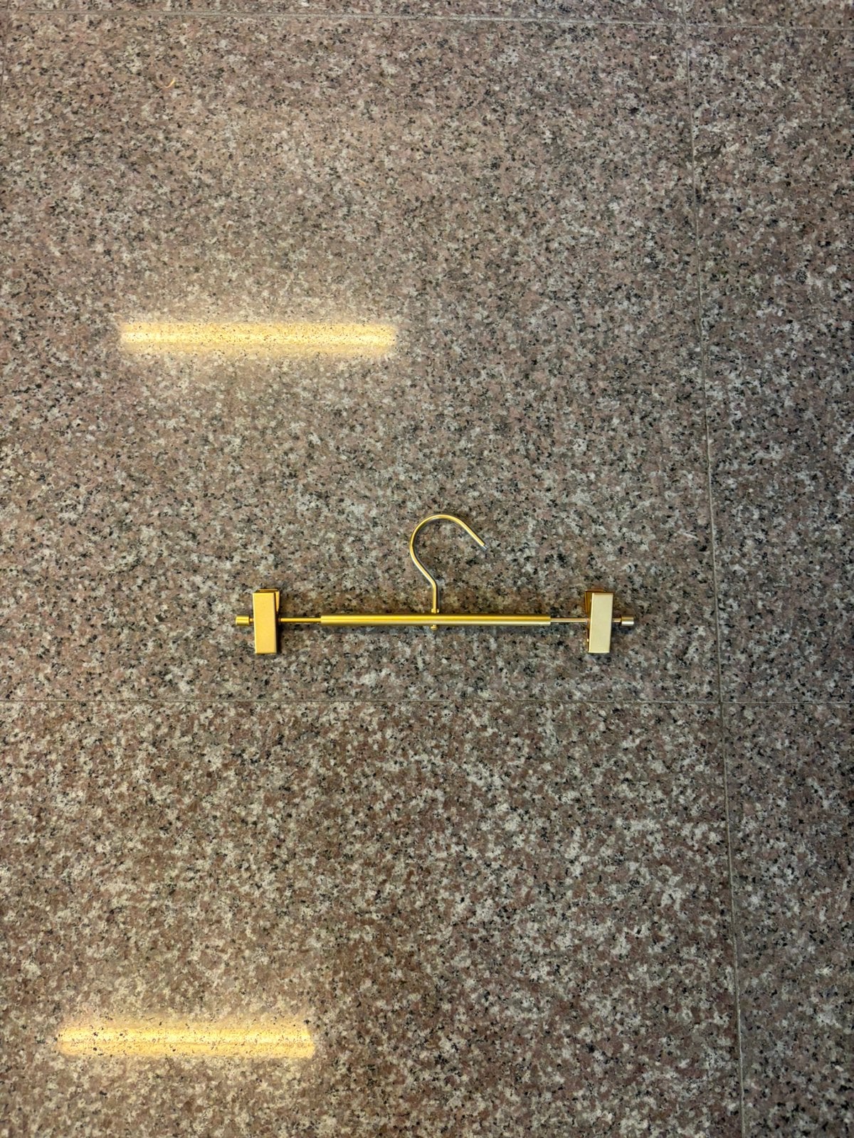 100 Gouden Displayhangers - €40 voor alles, Kleding | Dames, Kledinghangers, Ophalen, Zo goed als nieuw, Kunststof, Kinderen en Volwassenen