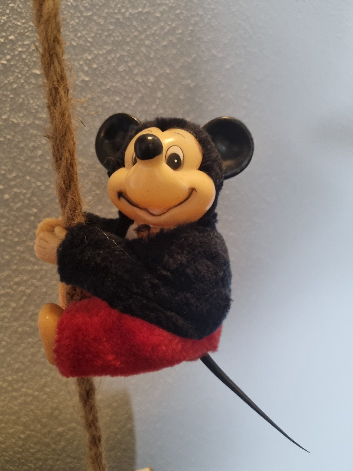 Vintage Mickey Mouse knijppopje, Verzamelen, Disney, Ophalen of Verzenden, Mickey Mouse, Gebruikt, Beeldje of Figuurtje