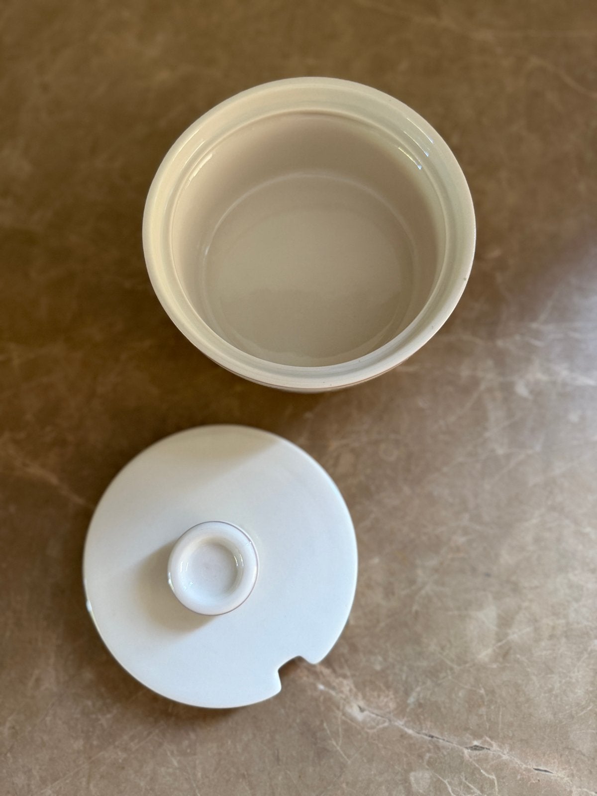 Wedgwood Roseberry Suikerpotje met Deksel - Vintage Servies, Gebruikt, Overige typen, Vintage, Ophalen of Verzenden