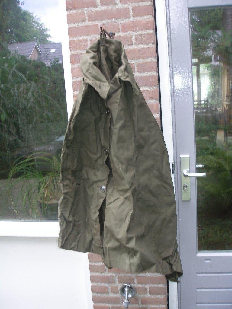 Regencape, Verzamelen, Militaria | Algemeen, Landmacht, Kleding of Schoenen, Nederland, Ophalen of Verzenden