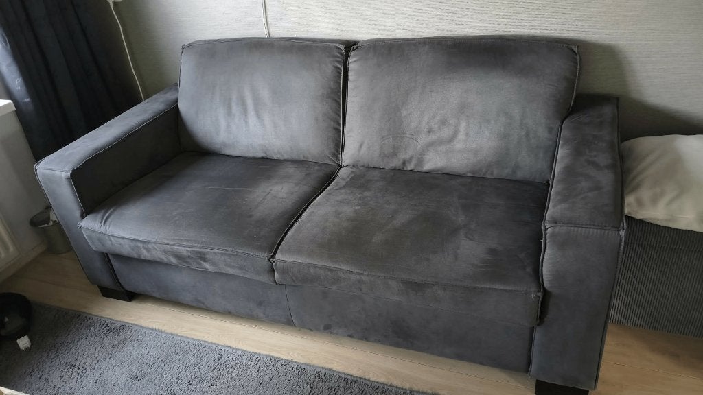 Comfortabele 2-zitsbank in donkergrijs stof, Ophalen, Gebruikt, 150 tot 200 cm, Tweepersoons