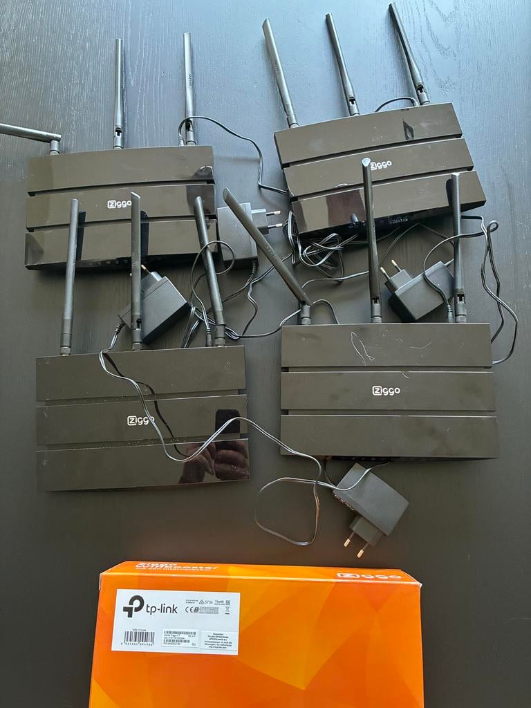 Ziggo Wifibooster / TP-Link Router 4stuks, Computers en Software, Routers en Modems, Zo goed als nieuw, Router, Ophalen of Verzenden
