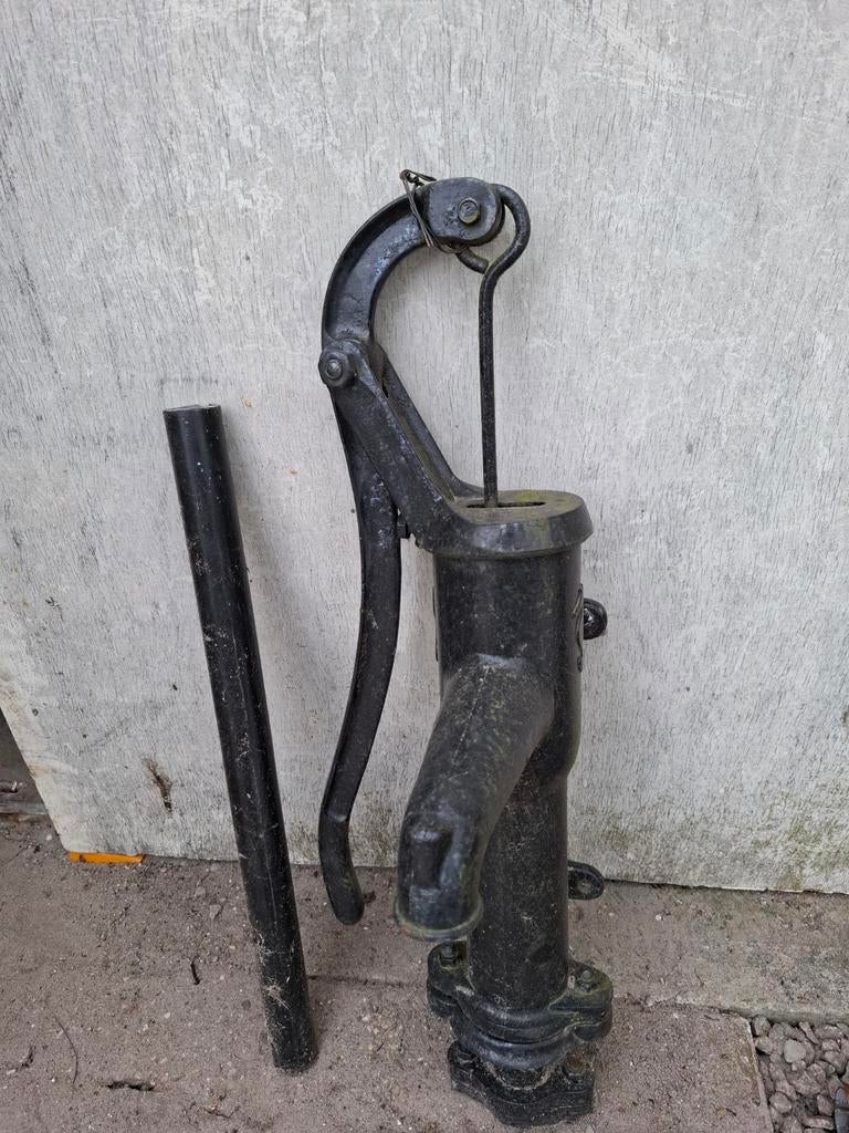 Gietijzeren waterpomp en verzinkte melkbus te koop, Ophalen of Verzenden