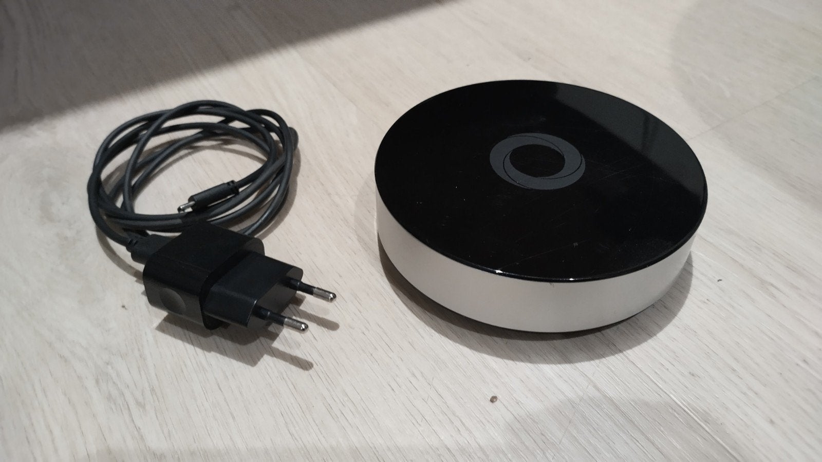 Homey Bridge - Smart Home Hub, Ophalen of Verzenden, Zo goed als nieuw