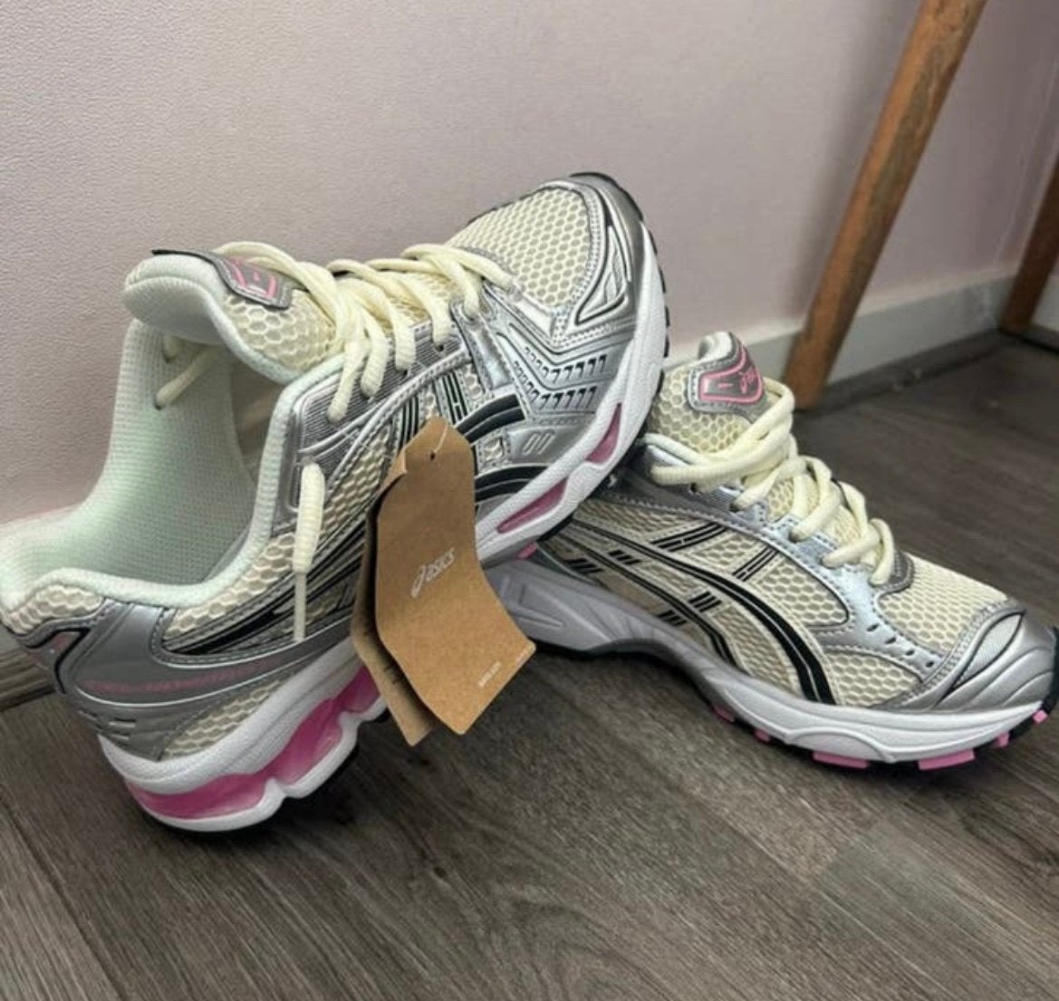 Asics Gel kayano 14 - maat 40, Sport en Fitness, Loopsport en Atletiek, Ophalen of Verzenden, Zo goed als nieuw, Hardloopschoenen