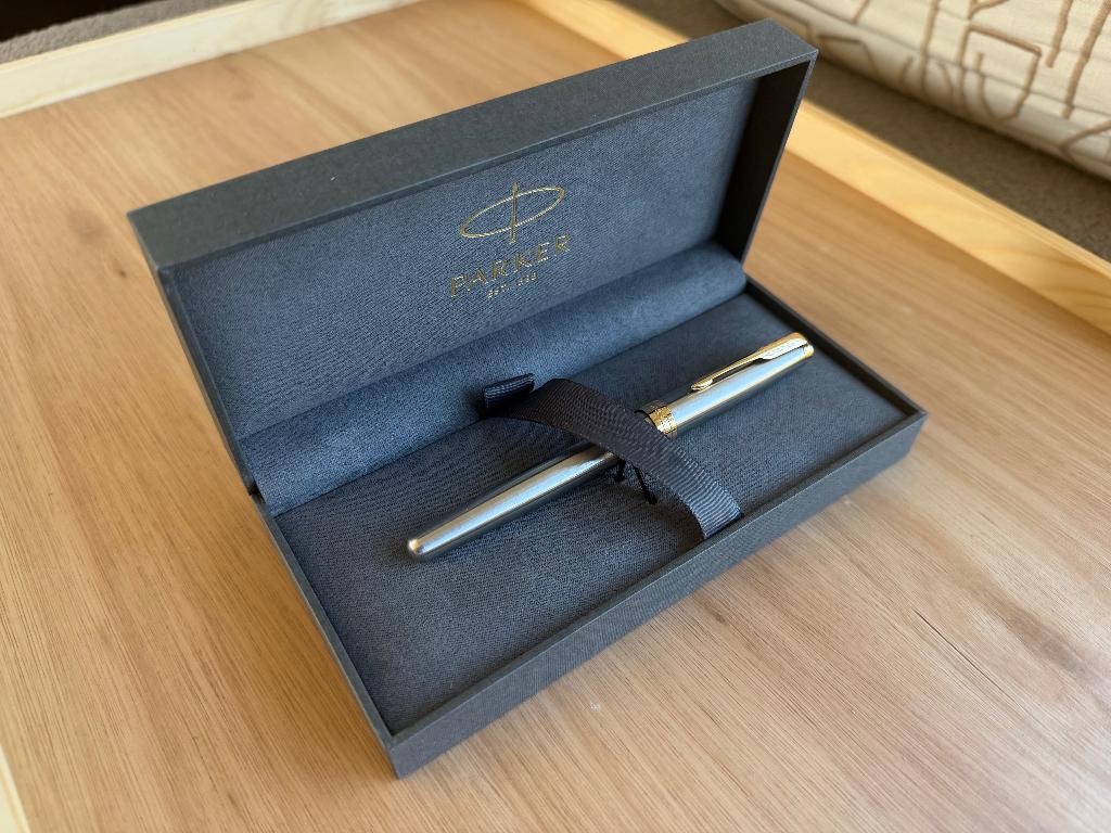 Parker Sonnet Vulpen Stainless Steel GT Fine Nib, Verzamelen, Pennenverzamelingen, Parker, Met doosje, Ophalen of Verzenden, Zo goed als nieuw