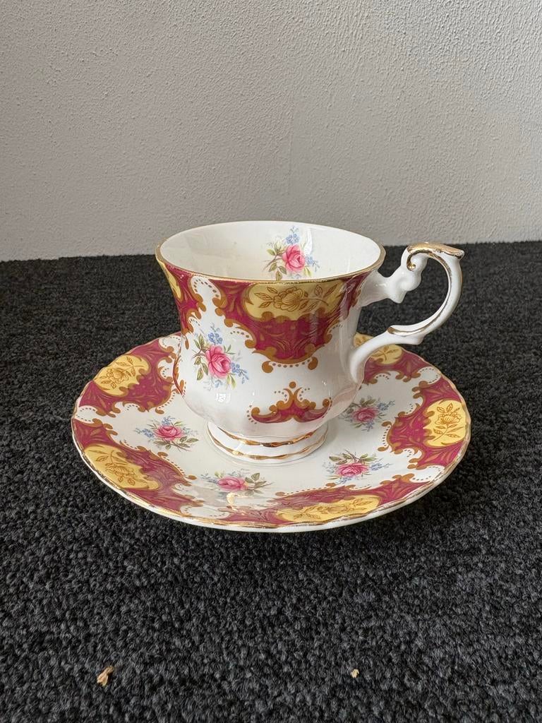 Vintage Rosina Bone China Theekop en Schotel - Engeland, Ophalen of Verzenden