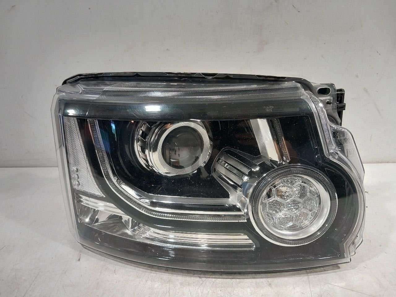 Koplamp rechts Land Rover Discovery, Auto-onderdelen, Verlichting, Onderdelen@venauto.nl, Van der Ven Autorecycling B.V., Ettenseweg 76, 4706 PB Roosendaal, The Netherlands