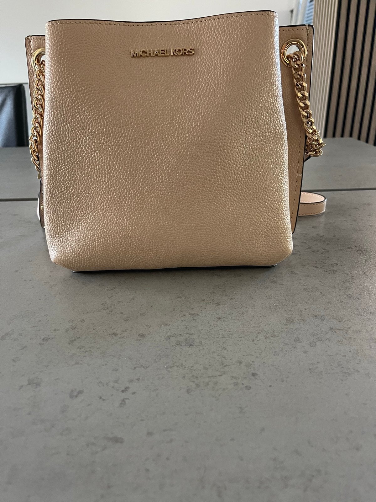 Michael Kors Schoudertasje - Beige, Ophalen of Verzenden, Zo goed als nieuw, Beige, Schoudertasje