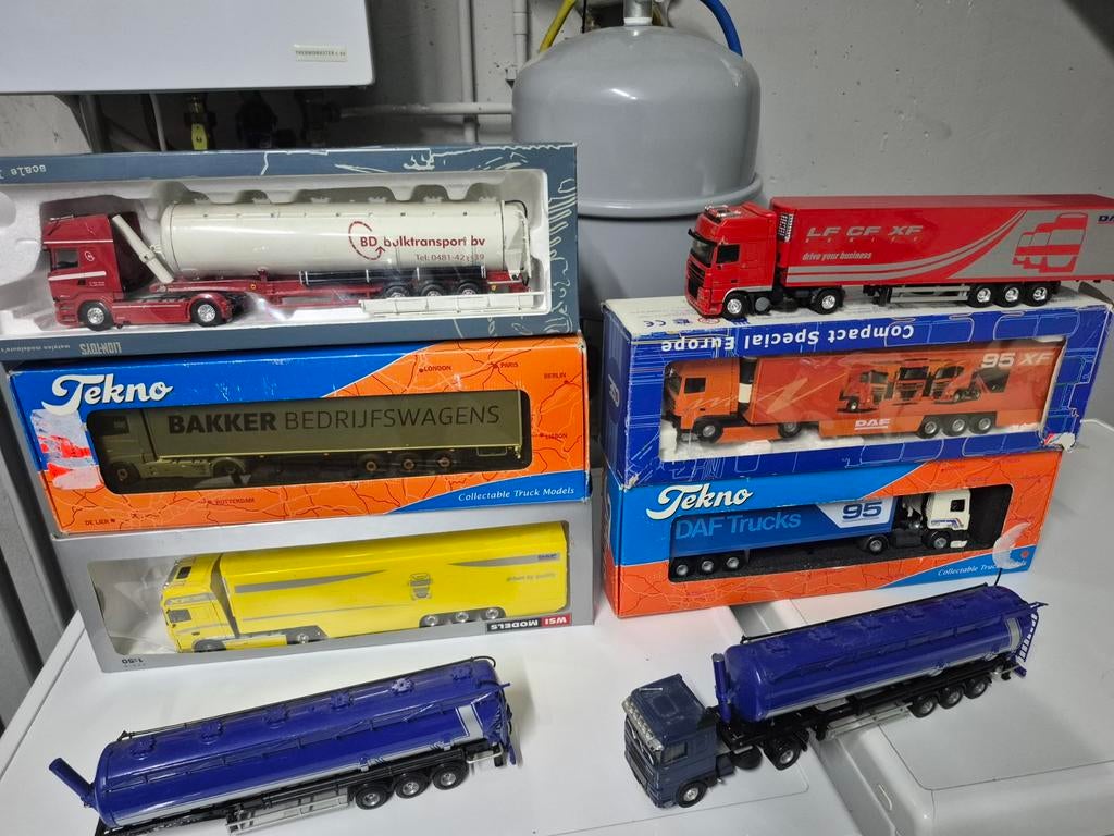 Diverse DAF Vrachtwagen Modellen - Tekno, WSI, Herpa, Groter dan 1:32, Ophalen of Verzenden, Zo goed als nieuw, Truck