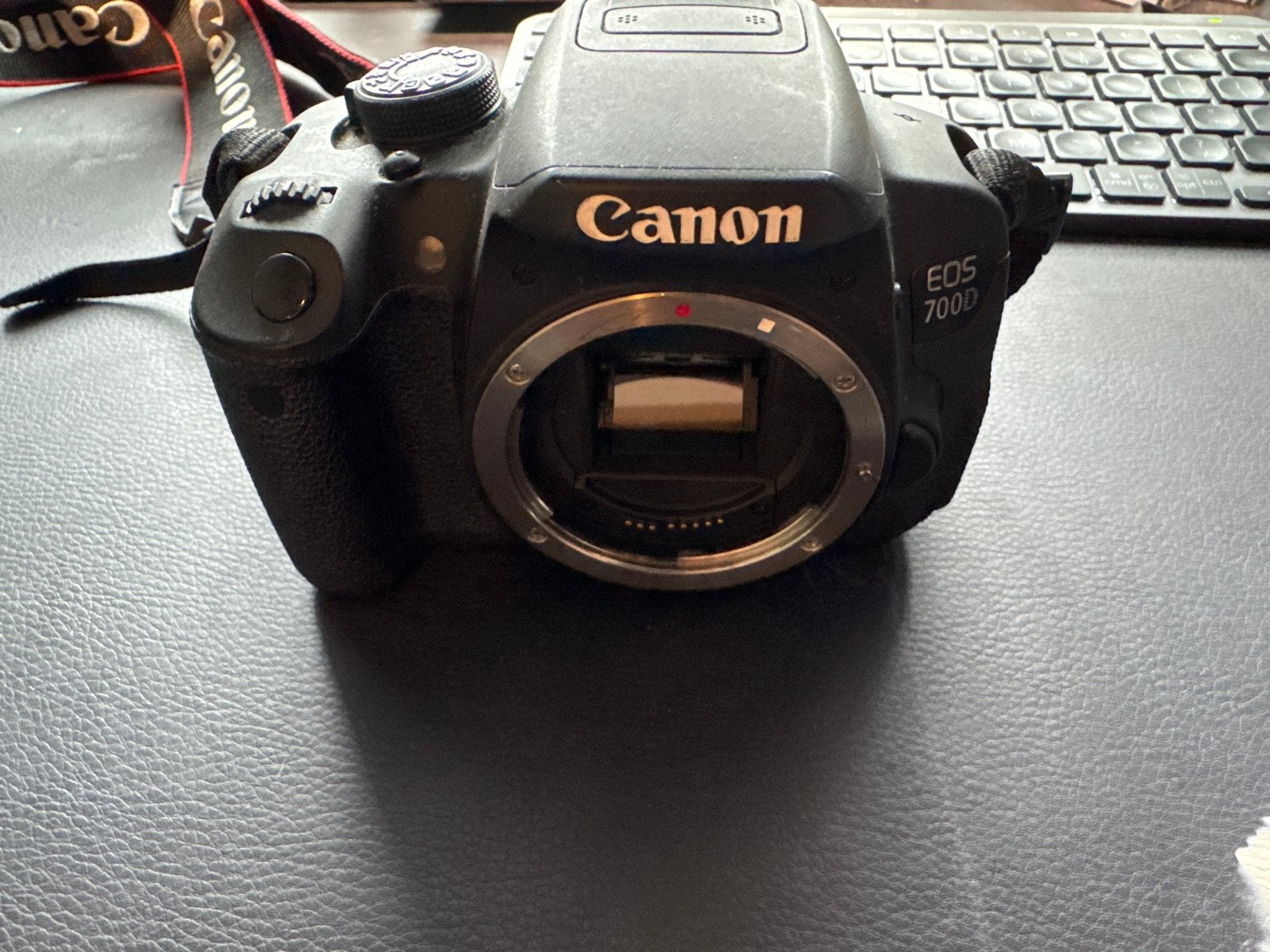 Canon EOS 700D Spiegelreflexcamera met 18-55mm lens, Audio, Tv en Foto, Fotocamera's Digitaal, Gebruikt, Spiegelreflex, Canon