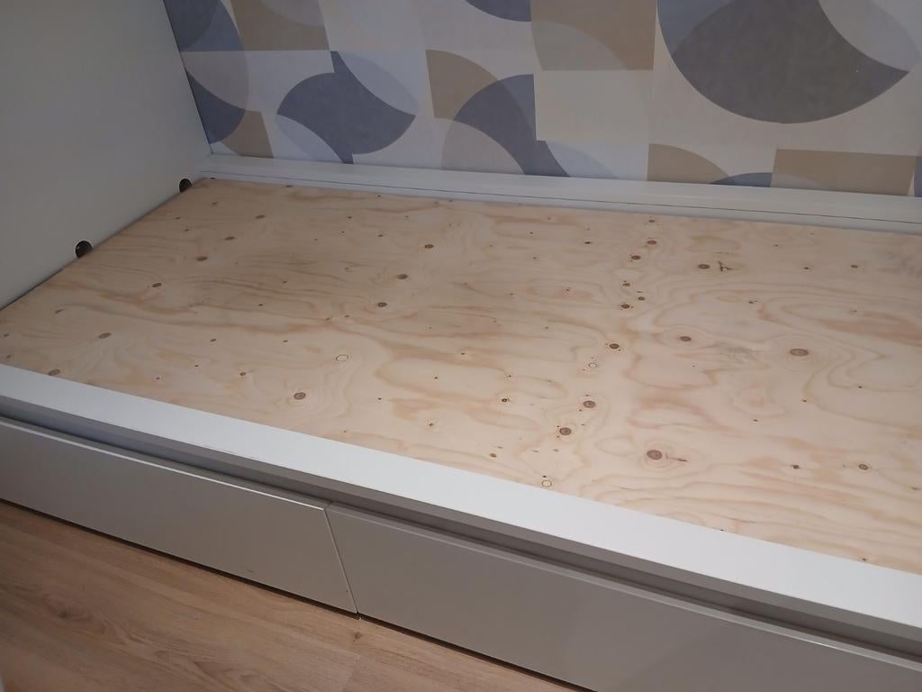Te koop bed voor 1 persoon. Wit met laden, Huis en Inrichting, Slaapkamer | Matrassen en Bedbodems, Ophalen of Verzenden, Eenpersoons