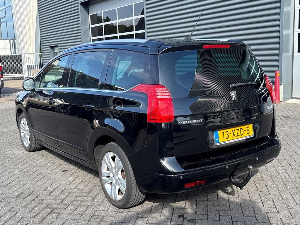 Peugeot 5008 1.6 THP Blue Lease Executive 7persoons, navigat, Voorwielaandrijving, Euro 5, Zwart, Bedrijf