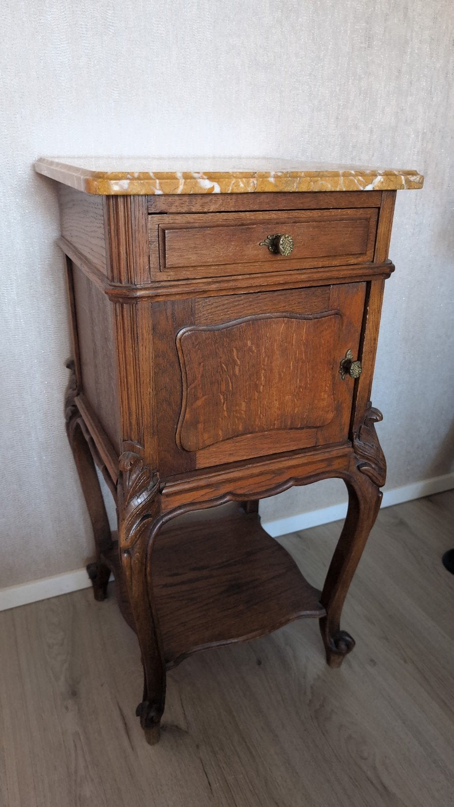 Antiek nachtkastje met marmeren blad en lade, Ophalen