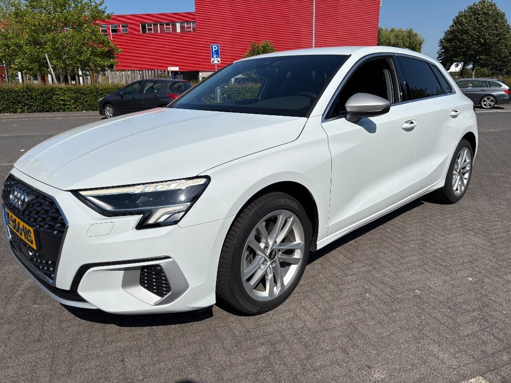 Audi A3 30 Tfsi 110pk S-tronic 2021 Wit, Stof, Zwart, Wit, Origineel Nederlands
