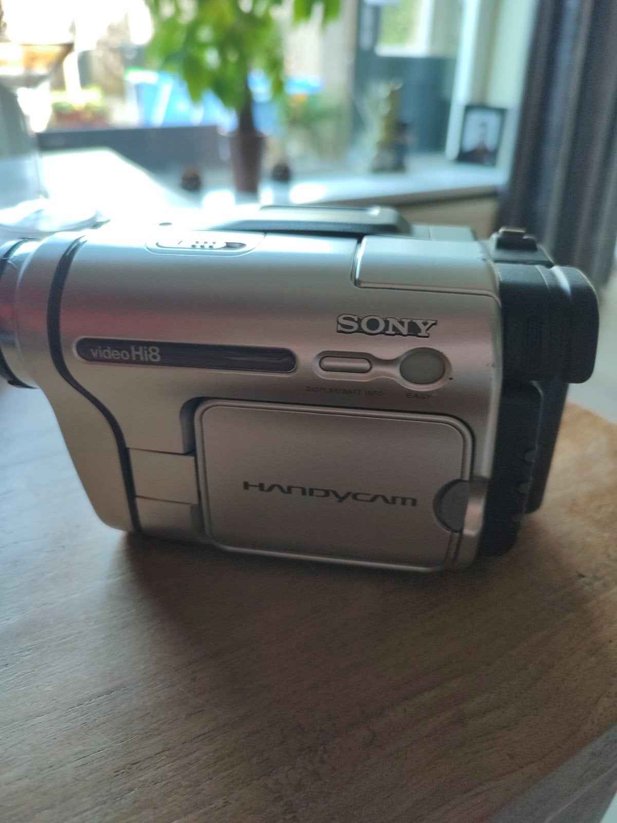 Sony Video Hi8 Handycam Camcorder met accessoires, Ophalen