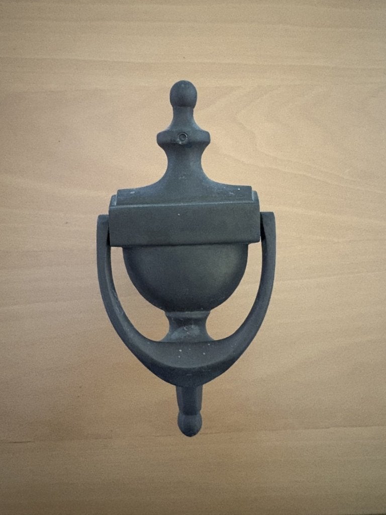 Antieke deurknop en deurklopper, Doe-het-zelf en Verbouw, Hang- en Sluitwerk, Ophalen of Verzenden, Gebruikt, IJzer, Overige typen