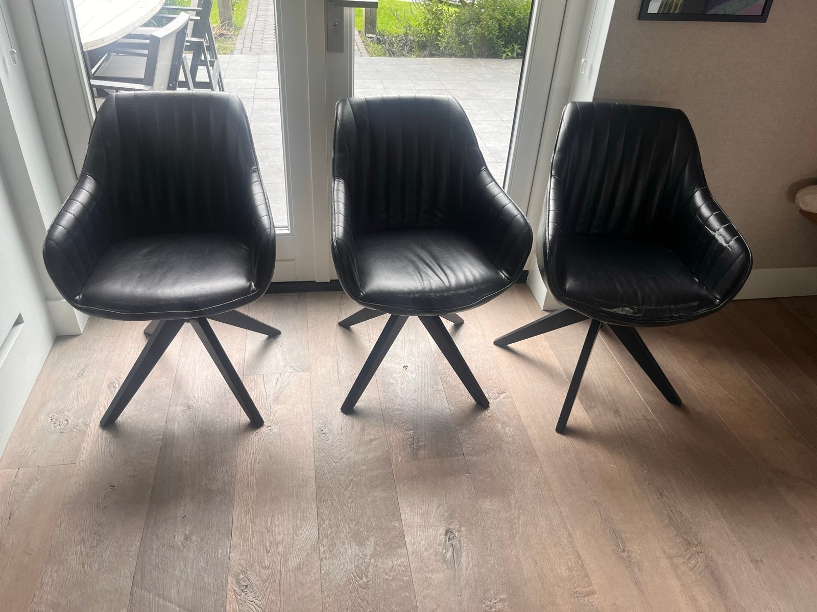 8 Zwarte Eetkamerstoelen - Zittingen Beschadigd/Versleten, Huis en Inrichting, Stoelen, Ophalen, Gebruikt, Zwart, Leer
