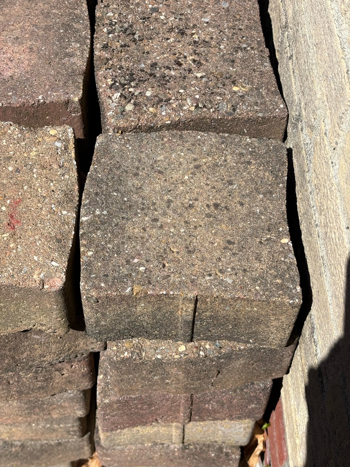Gratis; 42 Gebruikte stenen 16x16x8 cm voor pad of terras, Tuin en Terras, Tegels en Klinkers, Ophalen, Gebruikt, Klinkers, Minder dan 5 m²