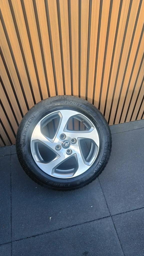 Toyota Yaris Hybrid 15"Velg. Prijs per stuk!, Auto diversen, Wieldoppen, Ophalen of Verzenden, Gebruikt