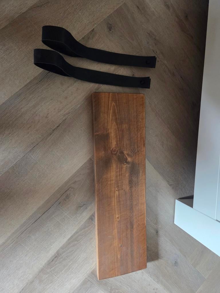 Houtenplank met leren bandjes, Ophalen, Rechthoekig, 50 tot 100 cm, 50 tot 100 cm