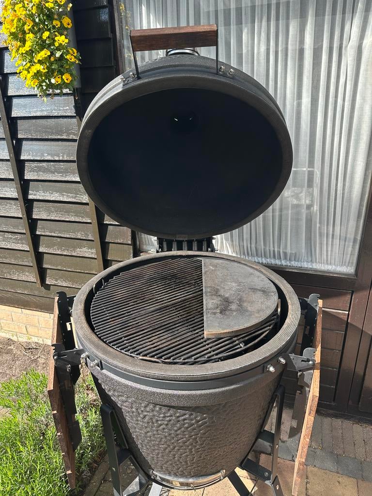 🔥 The Bastard urban XL Complete BBQ kamado 🔥, Ophalen of Verzenden, Zo goed als nieuw, Met accessoires