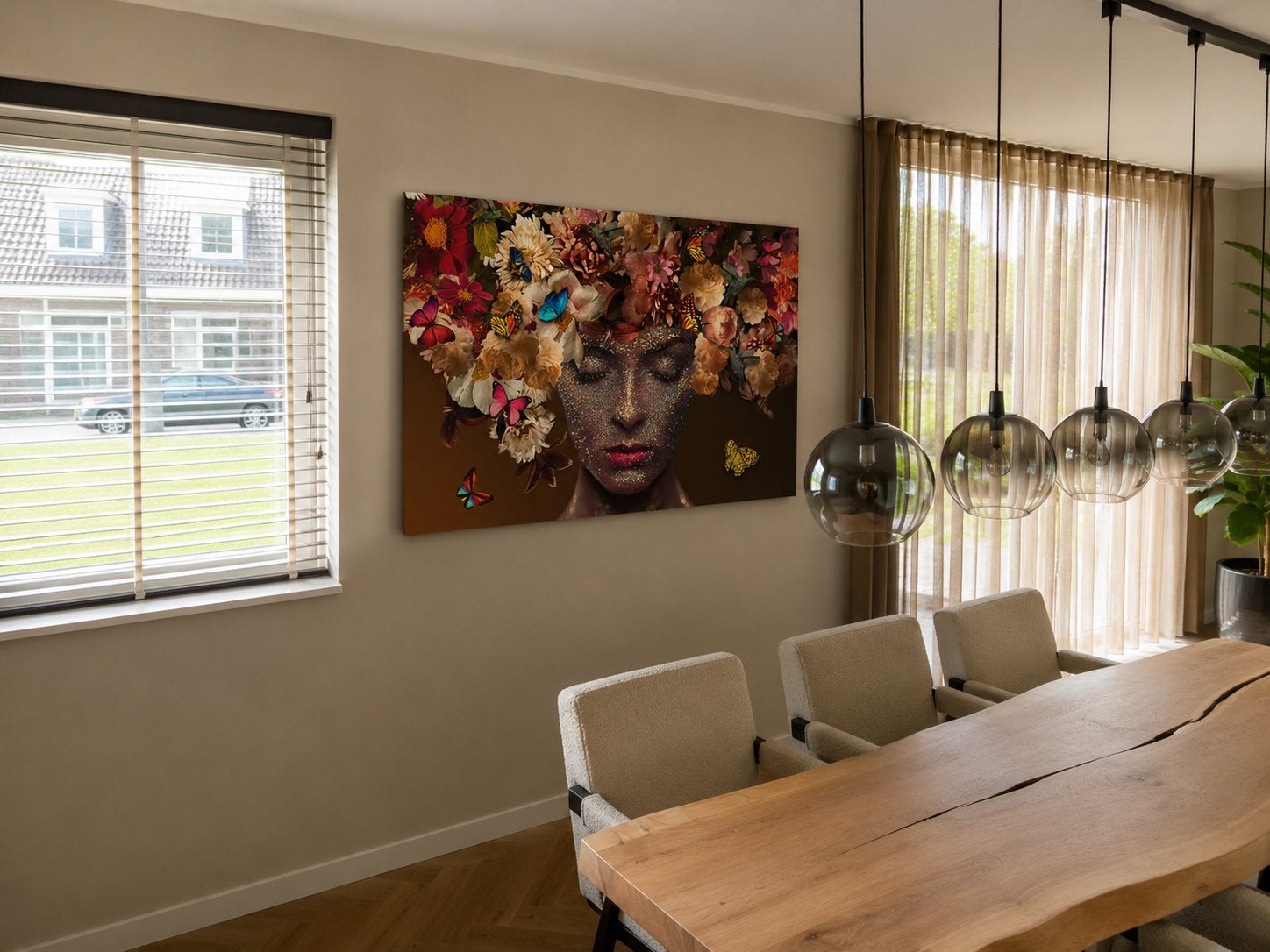 Prachtig glas Schilderij: Vrouw met Bloemen en Vlinders, Ophalen
